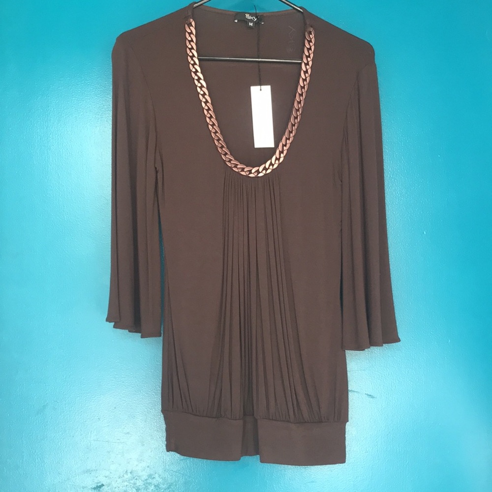 Sky women’s top medium NWT